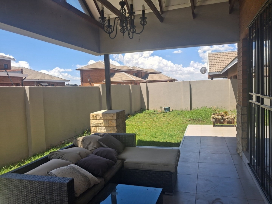 To Let 3 Bedroom Property for Rent in Hillside Free State